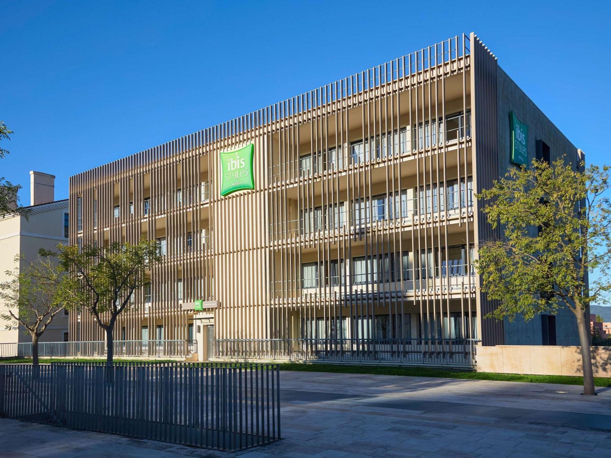 Hotel Ibis Styles Montelimar Centre Exterior foto